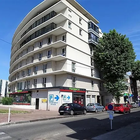 T2 Climatise Proche Du Centre Et Des Commerces - Gare A 15 Minutes דירה